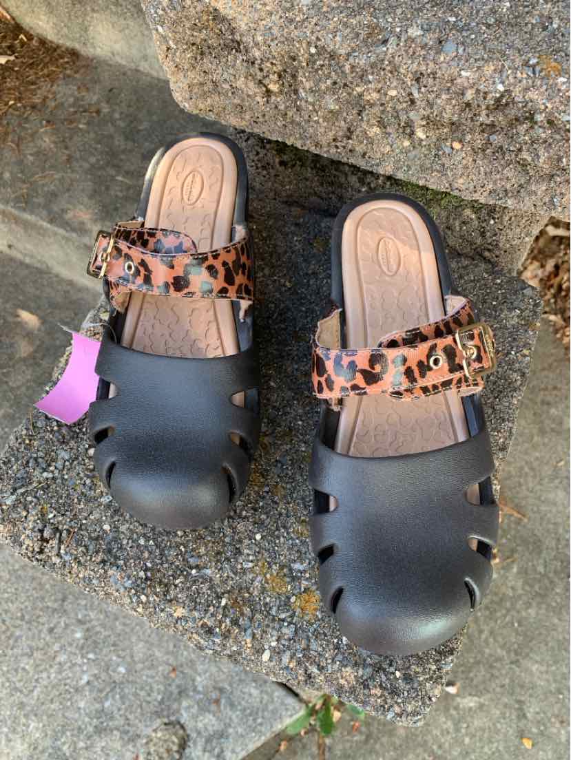 W DR SCHOLLS BR Size 9 SHOE