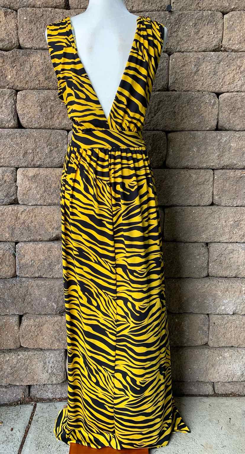 W FASHION NOVA YW Size LG DR