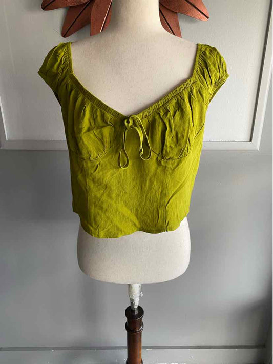 W WILD FABLE GR Size LG T