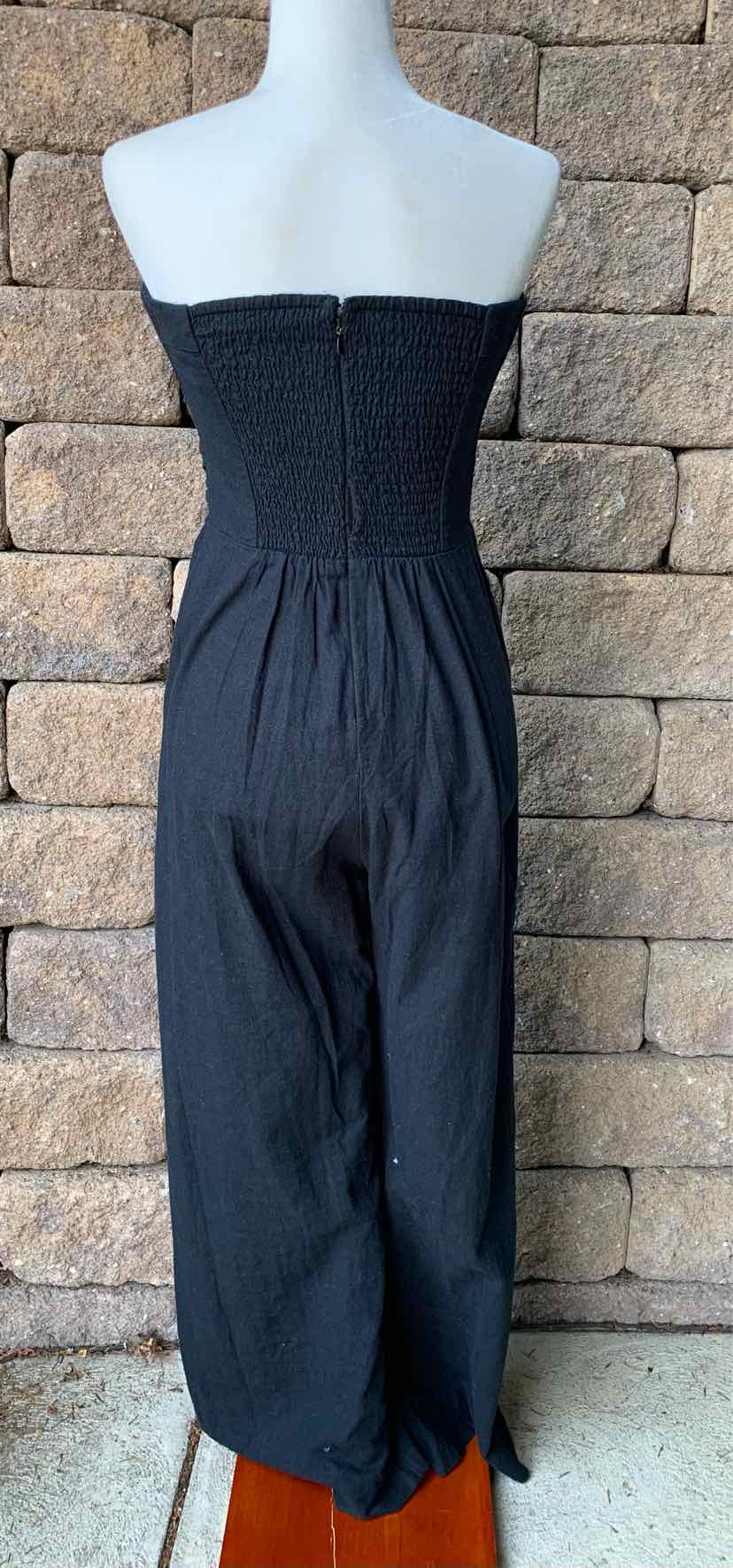 W ABERCROMBIE AND FITCH BK Size SM JS