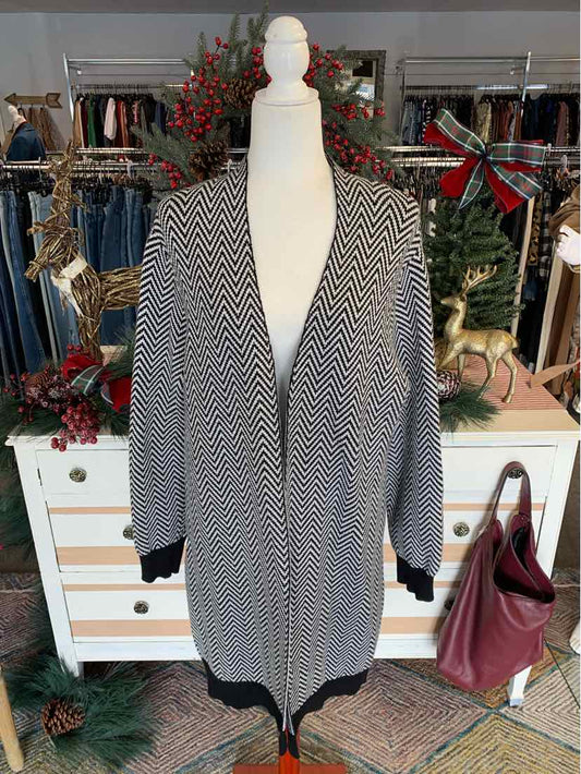 W JOAN VASS BK Size XL SW