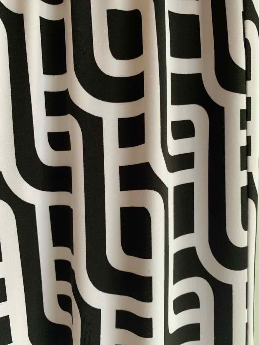 W PHILOSOPHY BK Size LG P