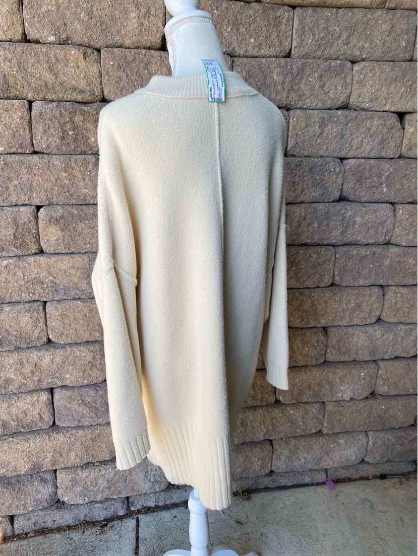 W FREE PEOPLE CR Size MED SW