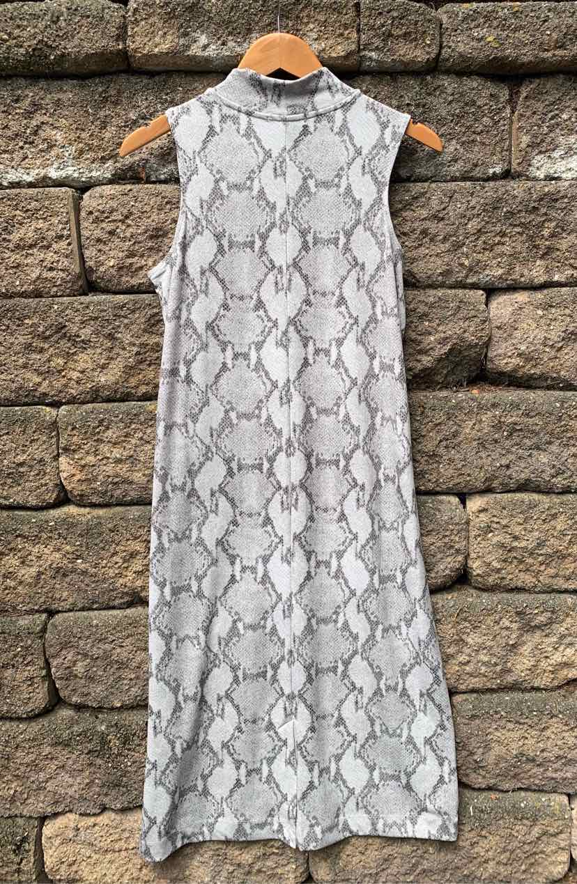 W BANANA REPUBLIC GY Size SM DR