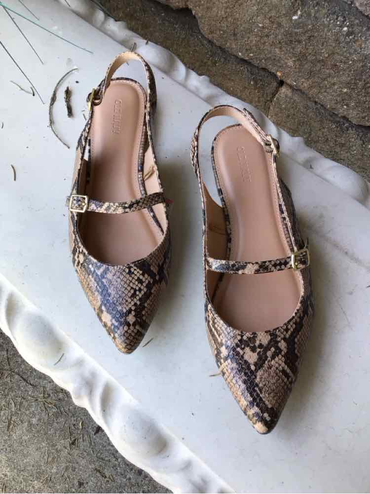 W OLD NAVY TAN Size 10 SHOE