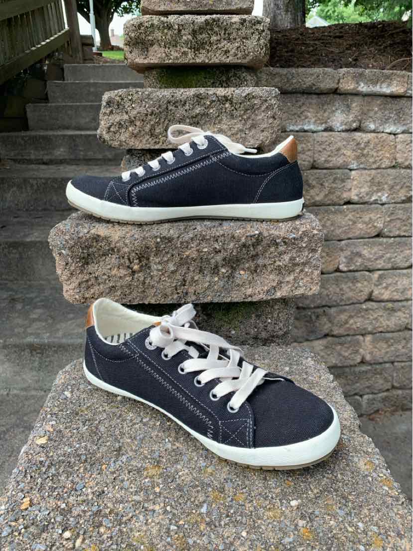 W TAOS BK Size 9 SNEAKER