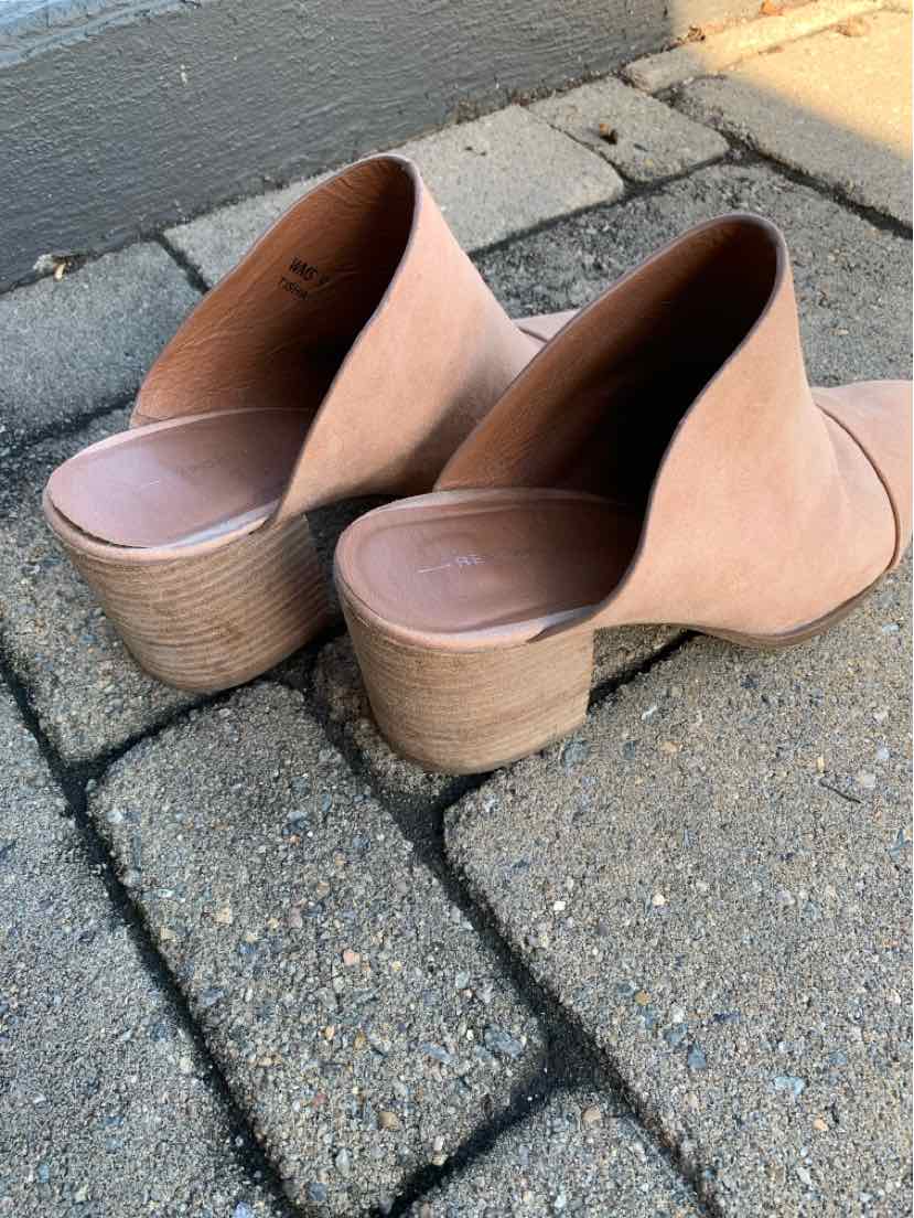 W REPORT TAN Size 9 SHOE