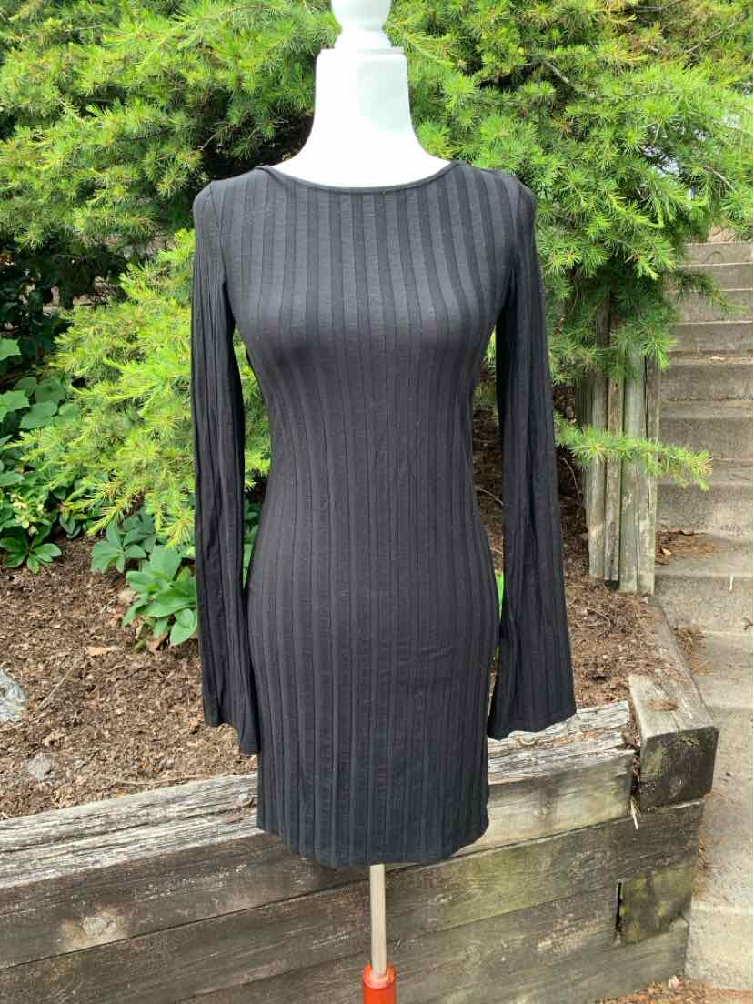 W REFORMATION BK Size SM DR