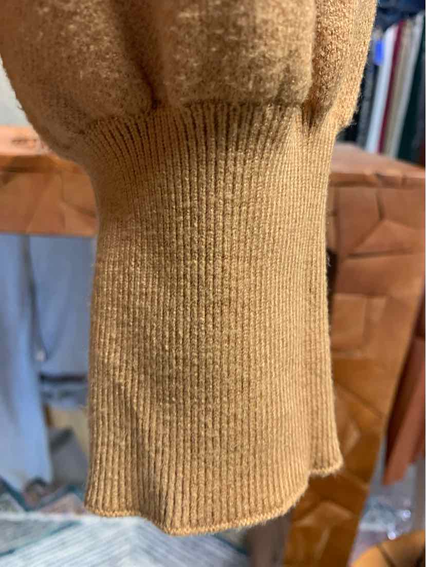 W NO LABEL TAN Size LG SW