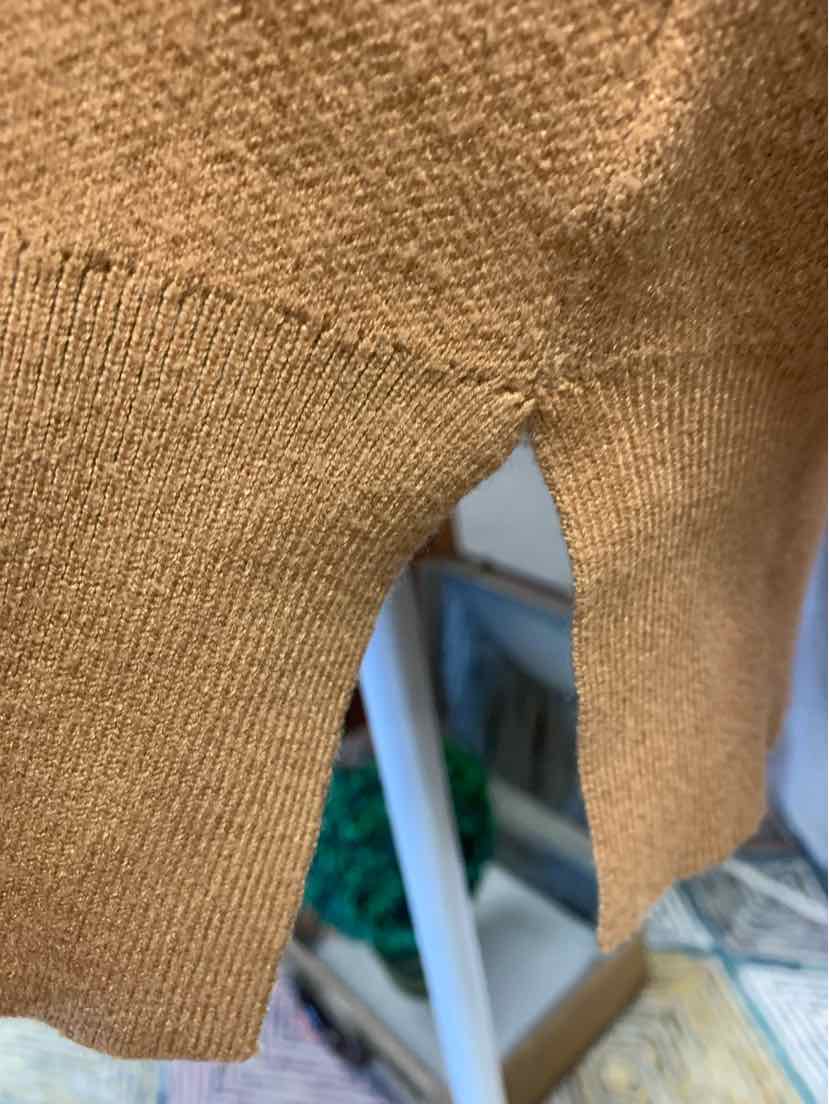 W NO LABEL TAN Size LG SW