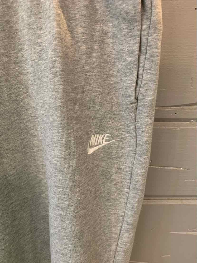 W NIKE GY Size XL AW