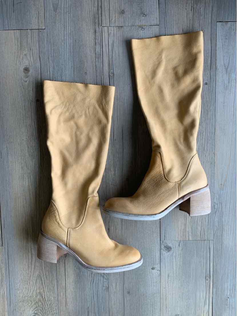 W FREE PEOPLE YW Size 41 BOOT