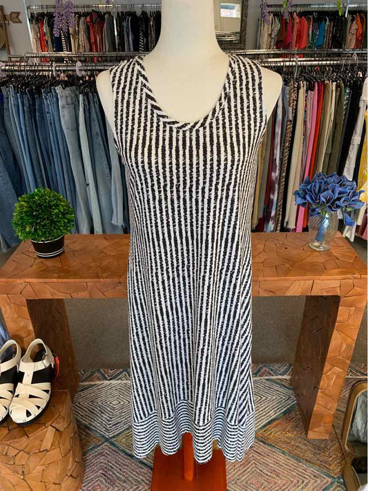 W H BY HALSTON BK Size XS DR