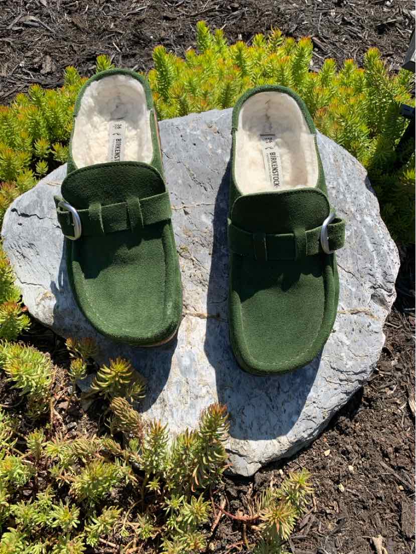 W BIRKENSTOCK GR Size 6 SHOE