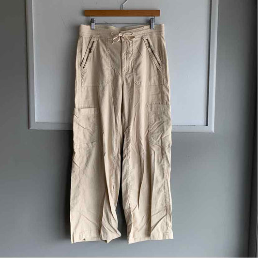 W AMERICAN EAGLE BEIGE Size 8 P