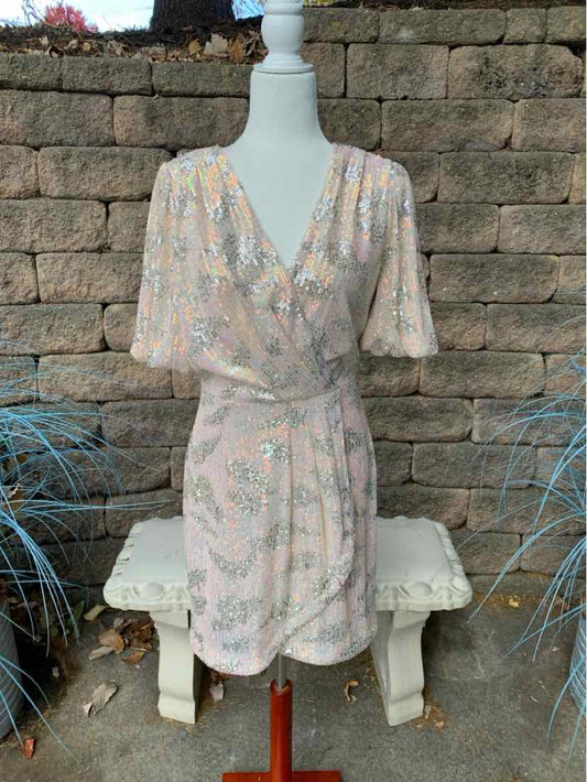 W ADELYN RAE BLUSH Size MED DR