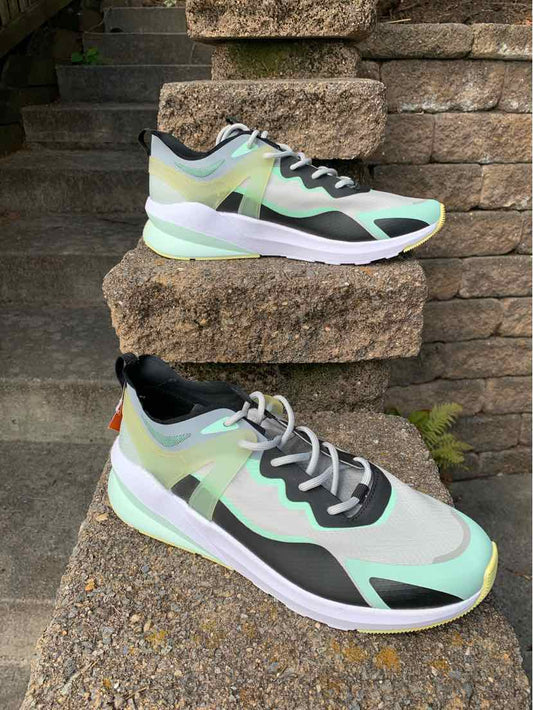 W FABLETICS SLV Size 10 SNEAKER