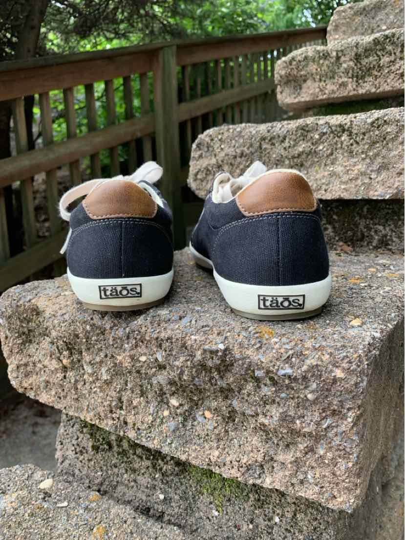 W TAOS BK Size 9 SNEAKER