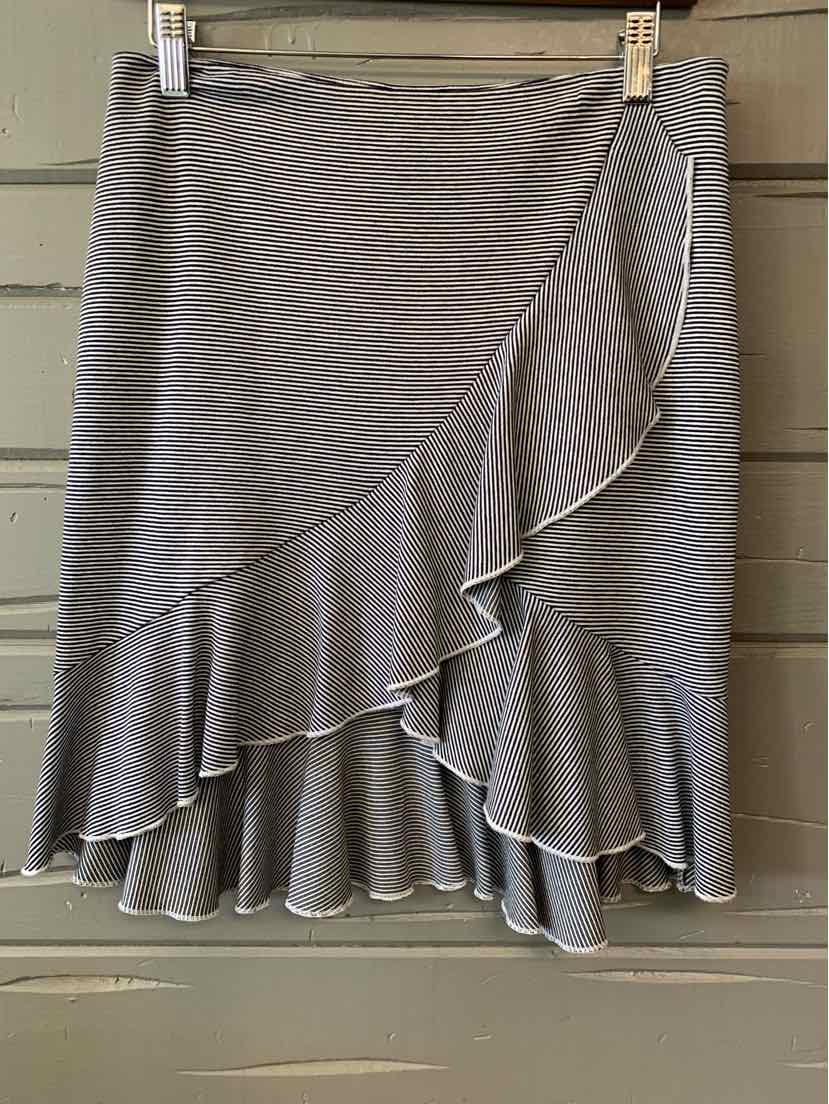 W CLUB MONACO NY Size MED SK
