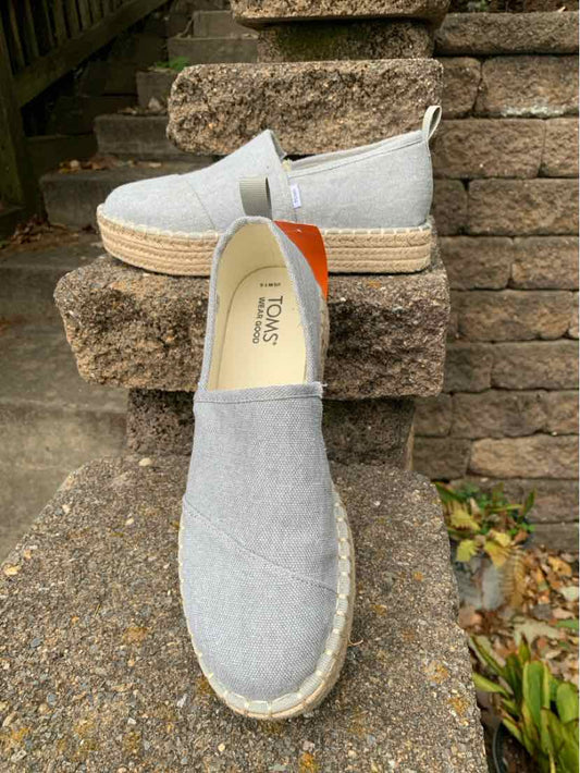 W TOMS GY Size 7.5 SHOE