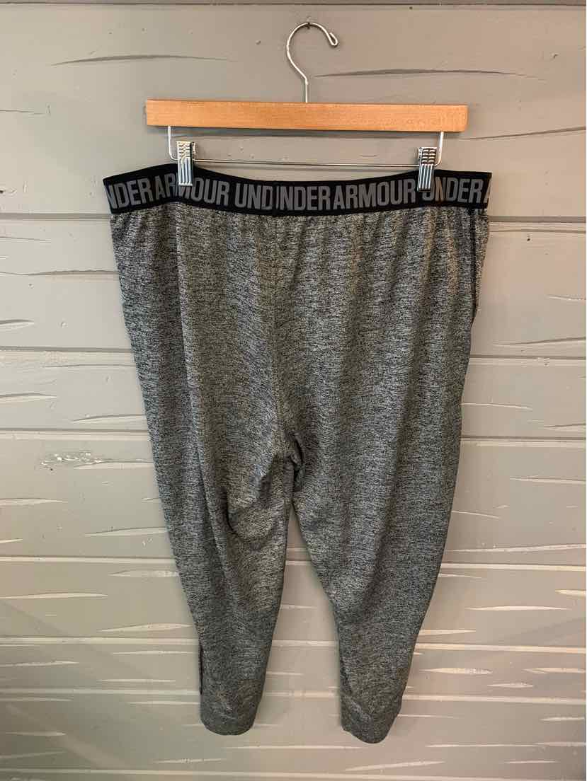 W UNDER ARMOUR GY Size XL AW