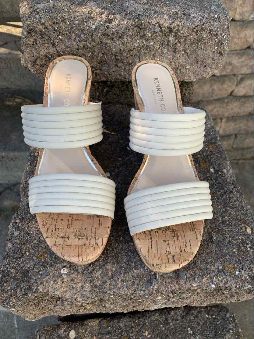 W KENNETH COLE CR Size 9 SHOE