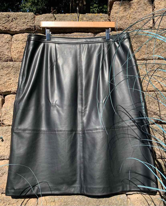 W TALBOTS BK Size 18 SK