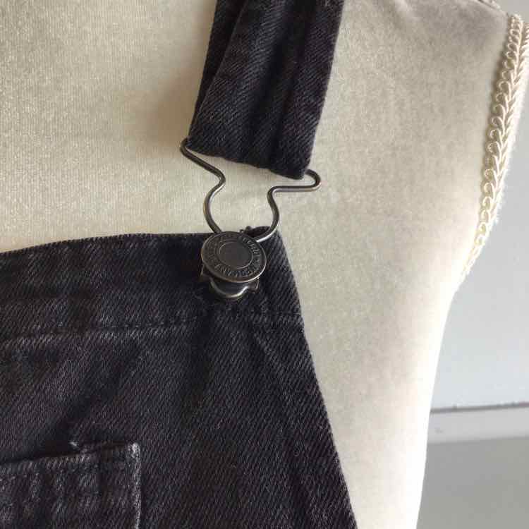 W AMERICAN EAGLE BK Size SM OV