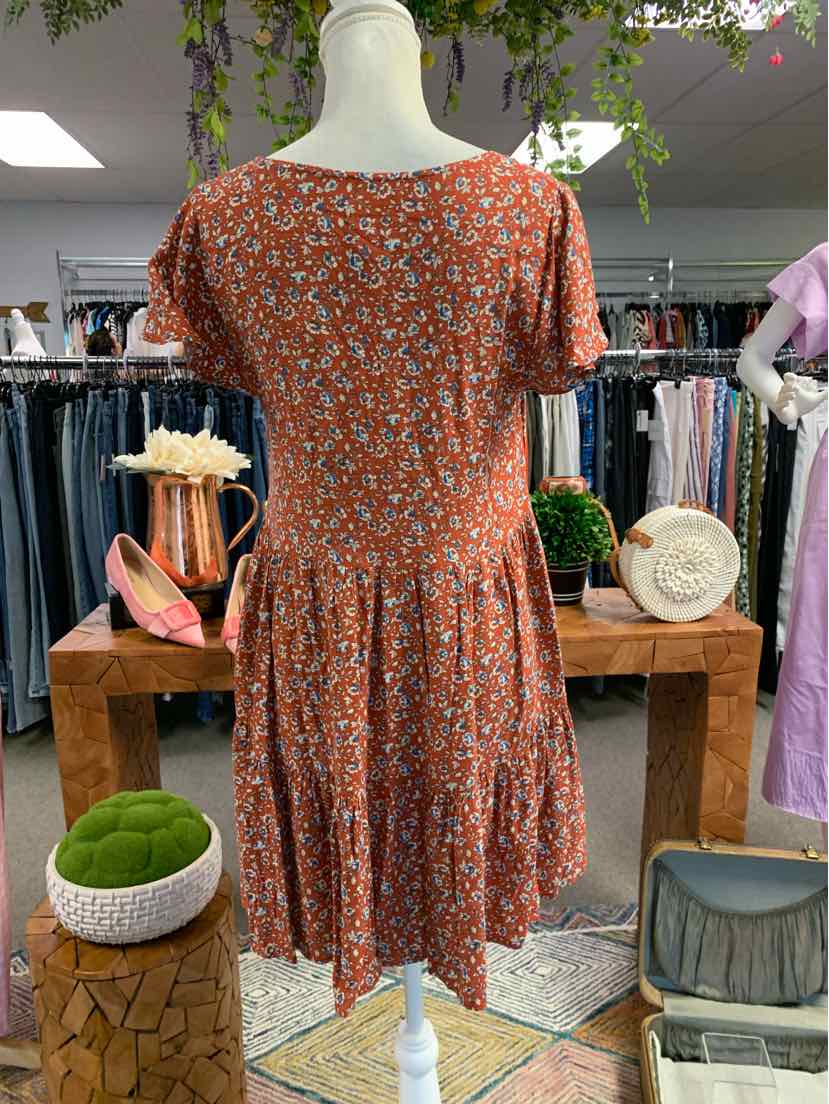 W URBAN OUTFITTERS RD Size SM DR