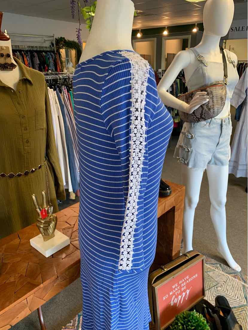 W LILLY PULITZER BL Size 6 DR