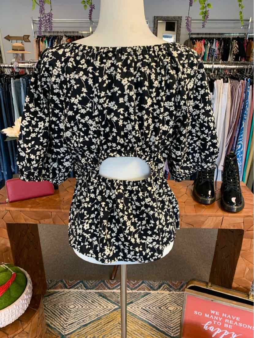 W OLD NAVY BK Size LG T