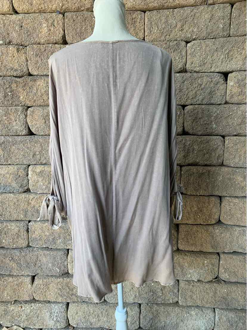 W UMGEE BEIGE Size XL T