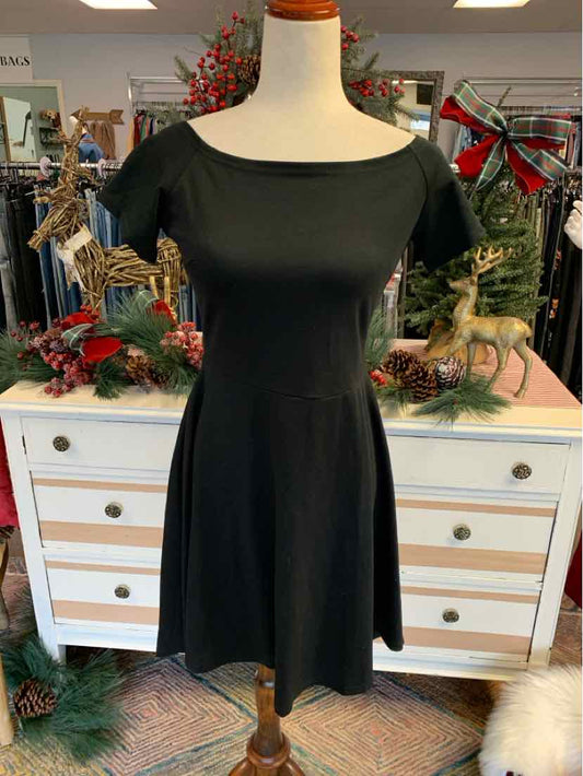 W SARIN MATHEWS BK Size MED DR