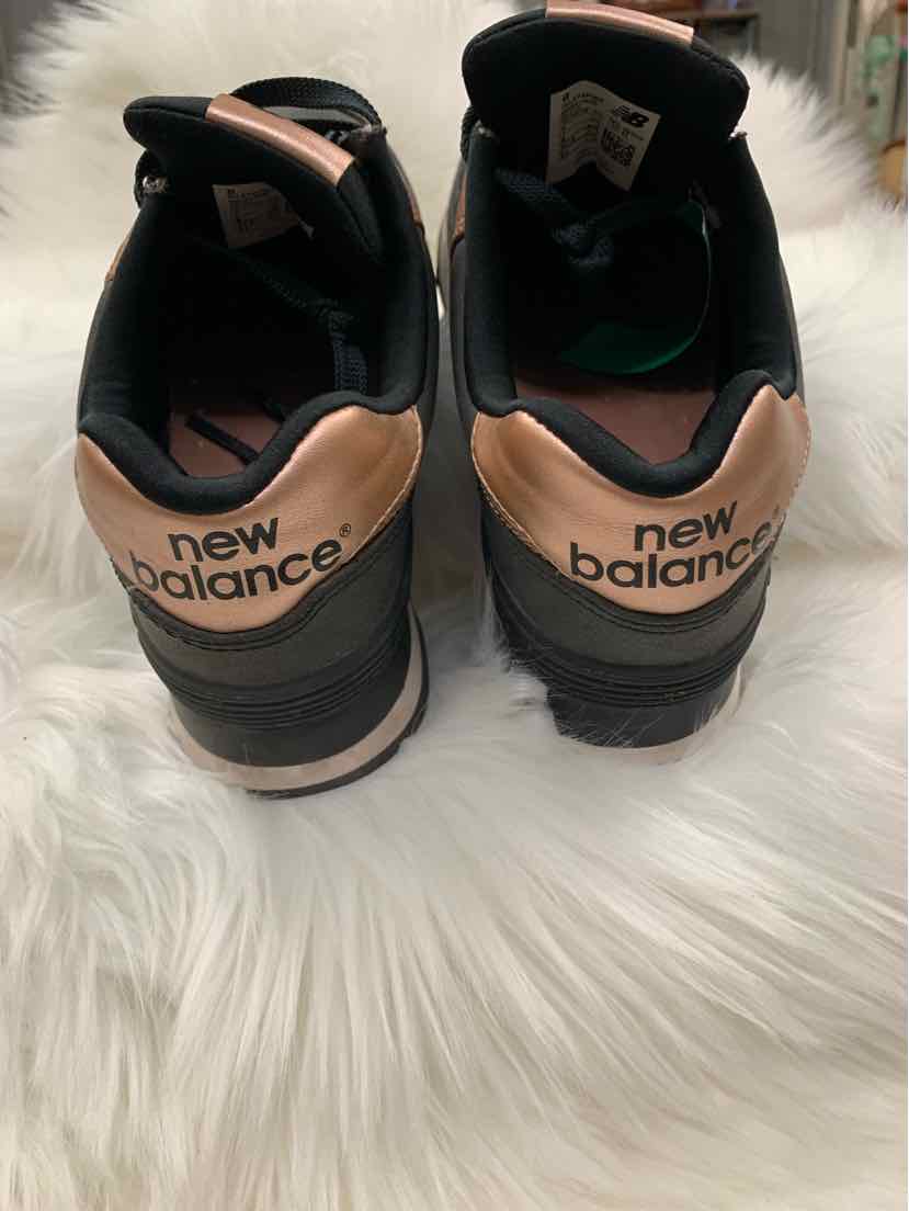 W NEW BALANCE GY Size 7 SNEAKER