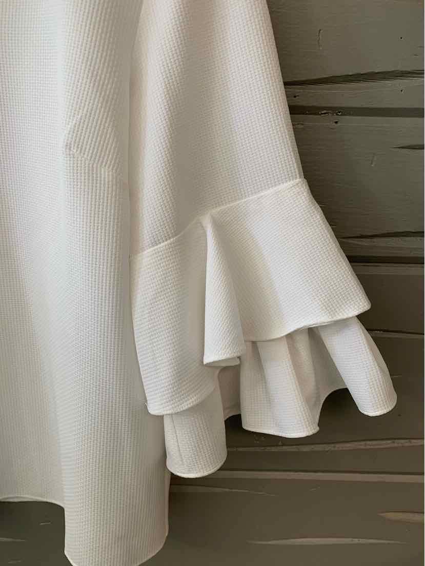 W ANN TAYLOR WH Size MED T