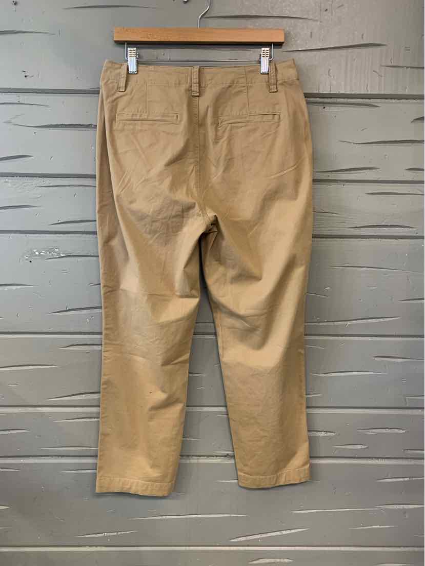 W GAP TAN Size 10 P