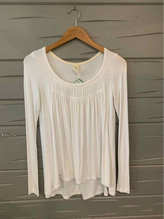 W WE ARE FREE WH Size XS T