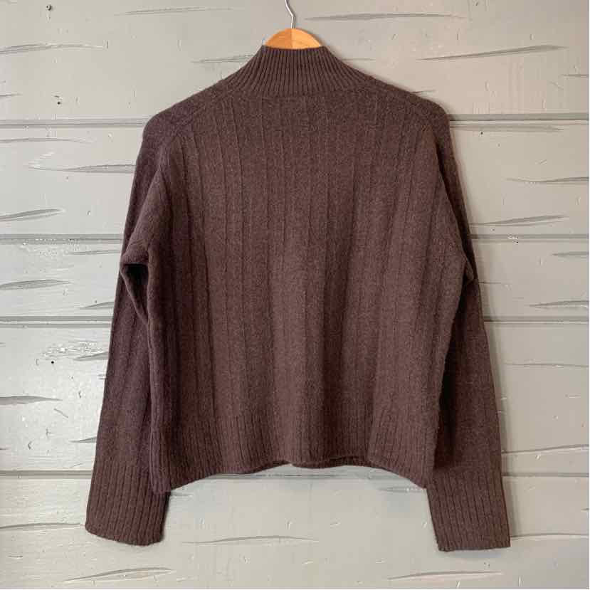 W J CREW BR Size SM SW