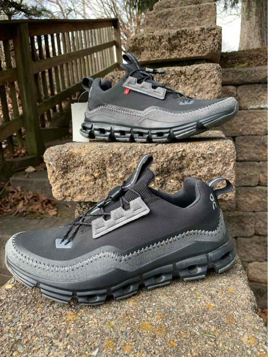 W ON CLOUD BK Size 9.5 SNEAKER