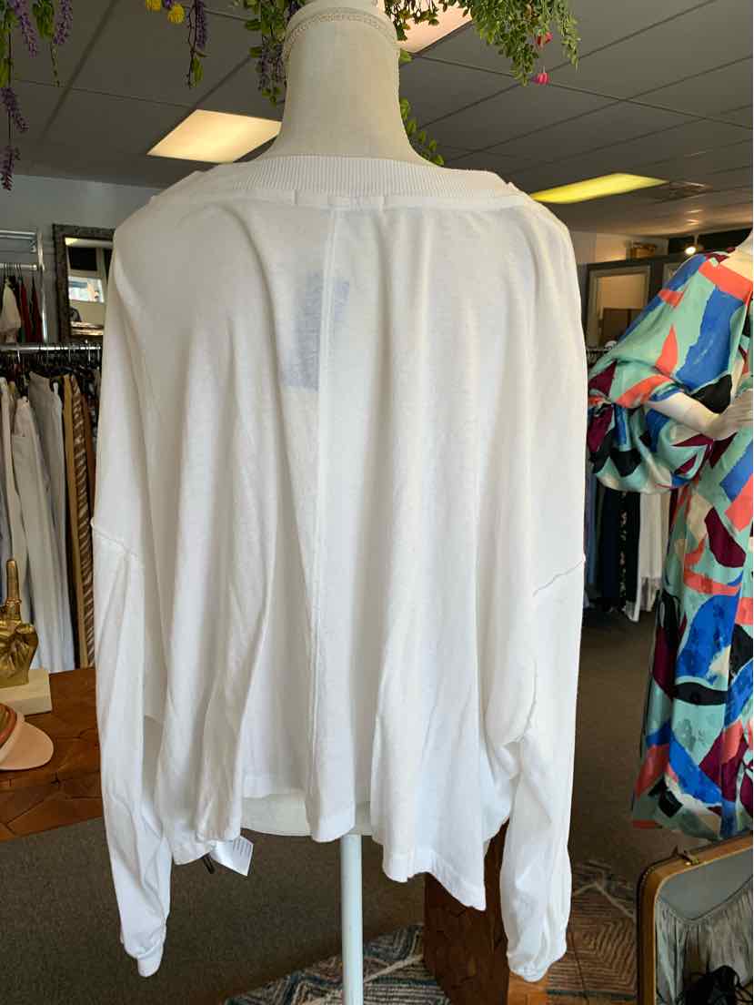 W WE ARE FREE WH Size MED T