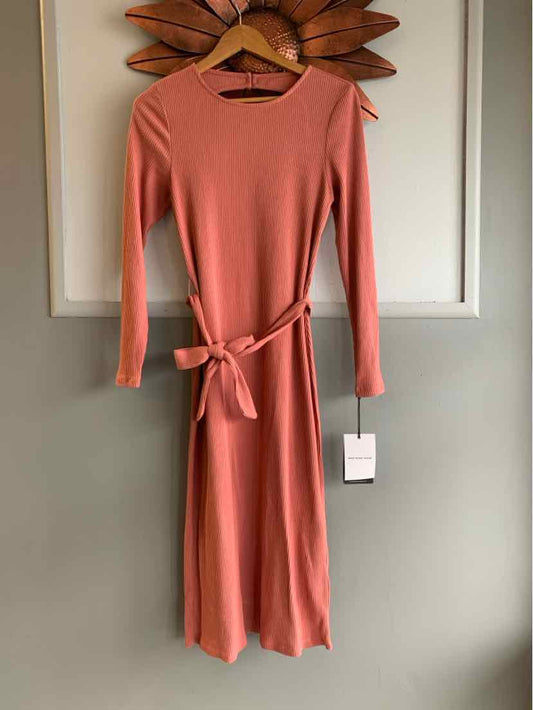 W WHO WHAT WEAR PK Size SM DR