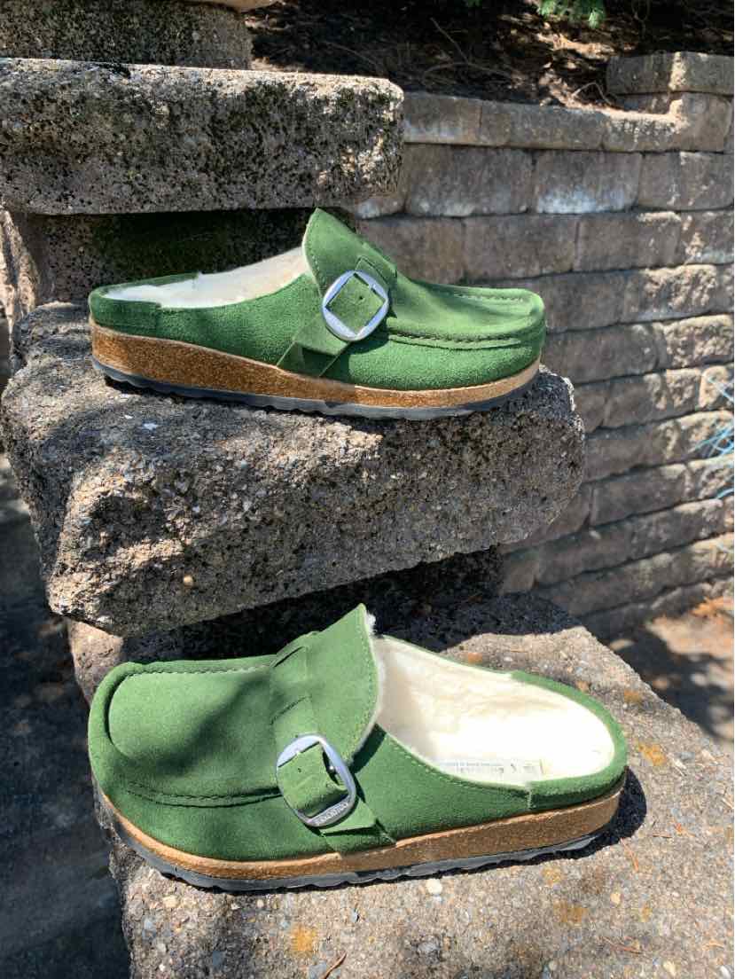 W BIRKENSTOCK GR Size 6 SHOE