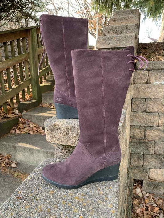 W UGG PL Size 8 BOOT