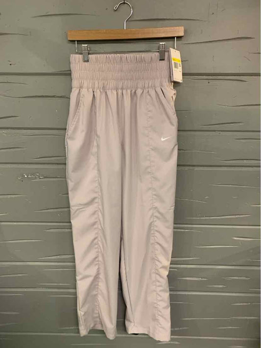 W NIKE GY Size SM AW