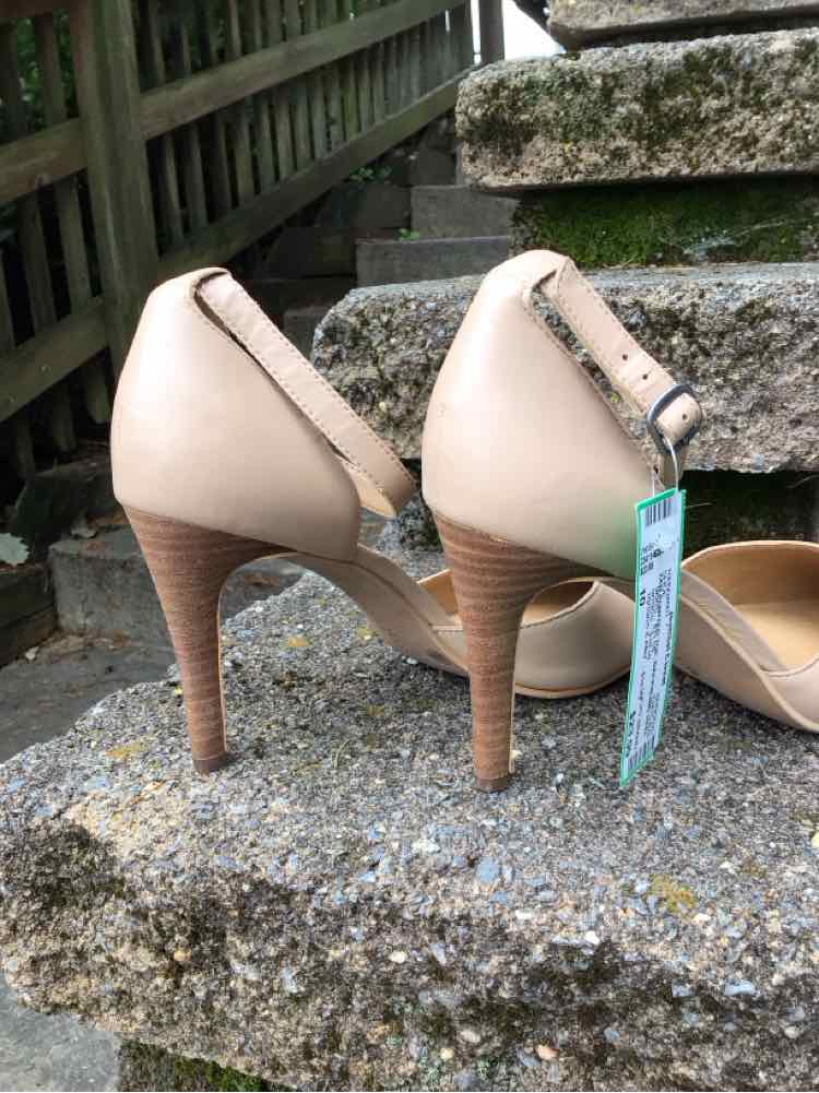 W LUCKY BRAND TAN Size 10 SHOE