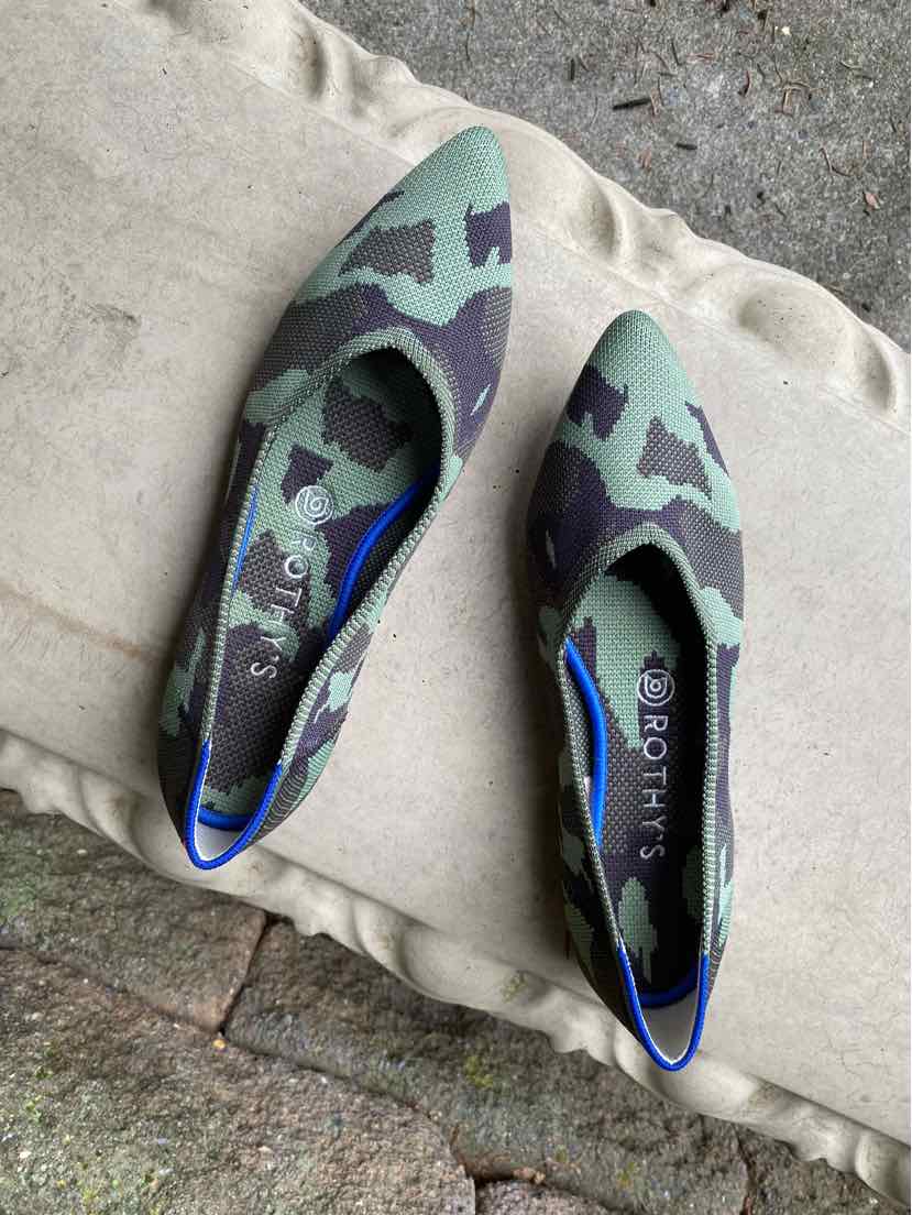 Green and gray camo-patterned pointed-toe flats with blue interior by Rothy's, size 9.