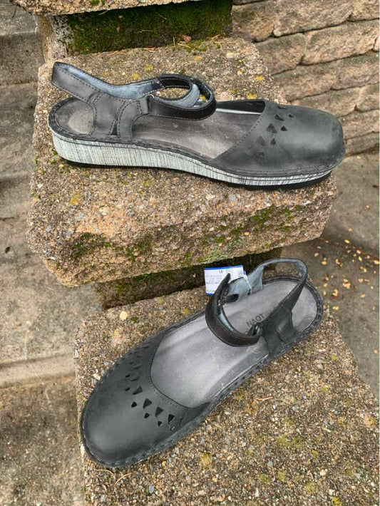 W NAOT BK Size 41 SHOE
