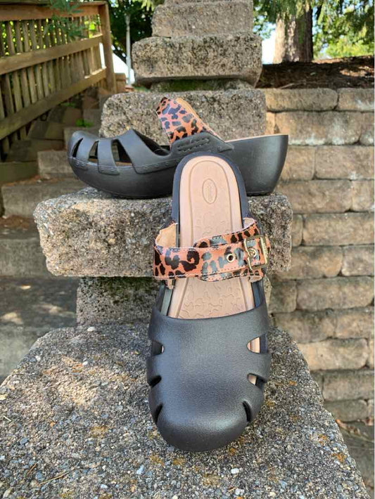 W DR SCHOLLS BR Size 9 SHOE