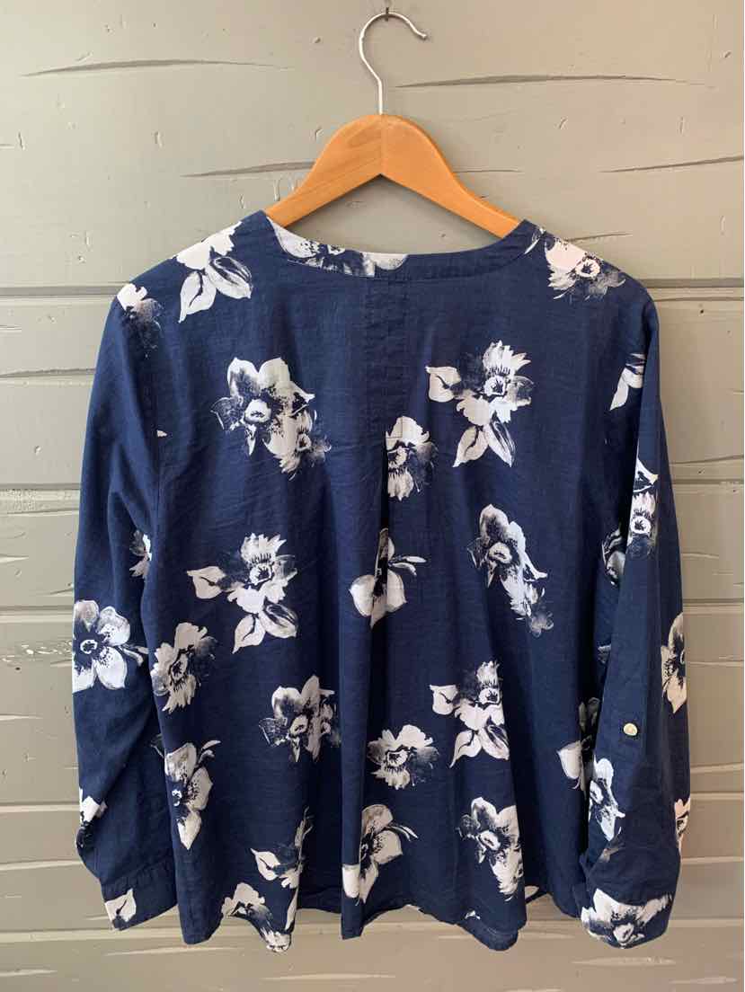 W CHICOS NY Size XL T