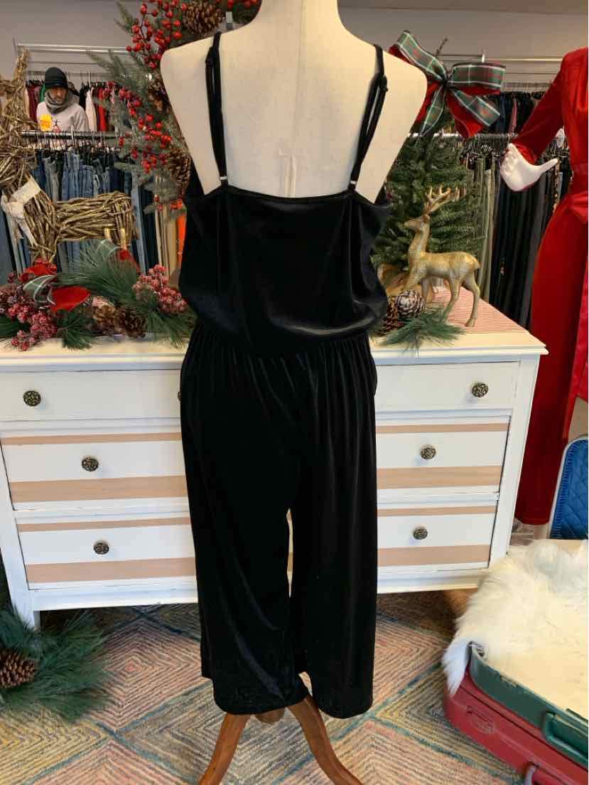 W OLD NAVY BK Size MED JS